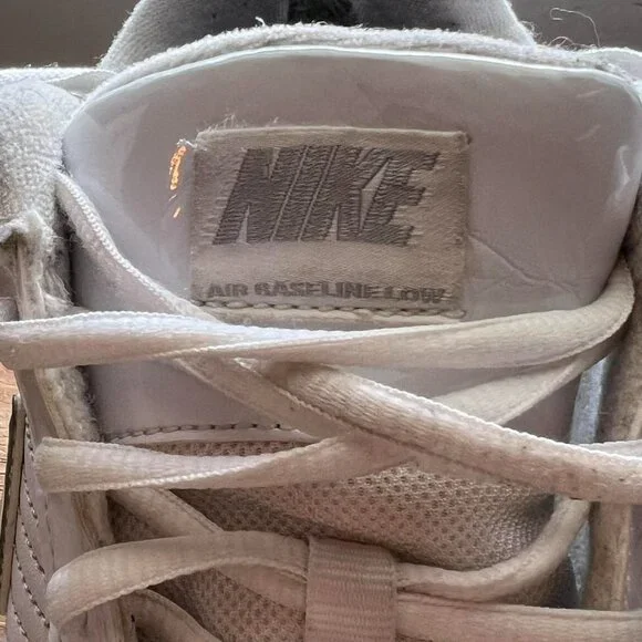 USED Nike Air Baseline Low Men’s 7.5 Basketball Shoes White Silver 386240-111 - Picture 2 of 8